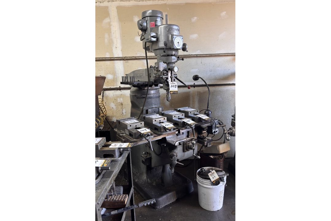 Lot 108: Bridgeport 1-1/2 hp vertical mill with power feed
